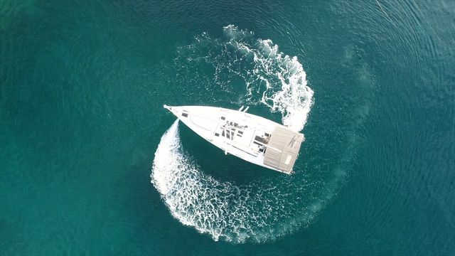 Lewmar bow and stern thruster for sailboat maneuvering