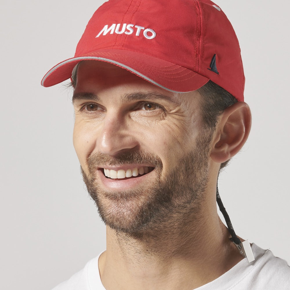 Musto Essential FD Crew Cap - True Red
