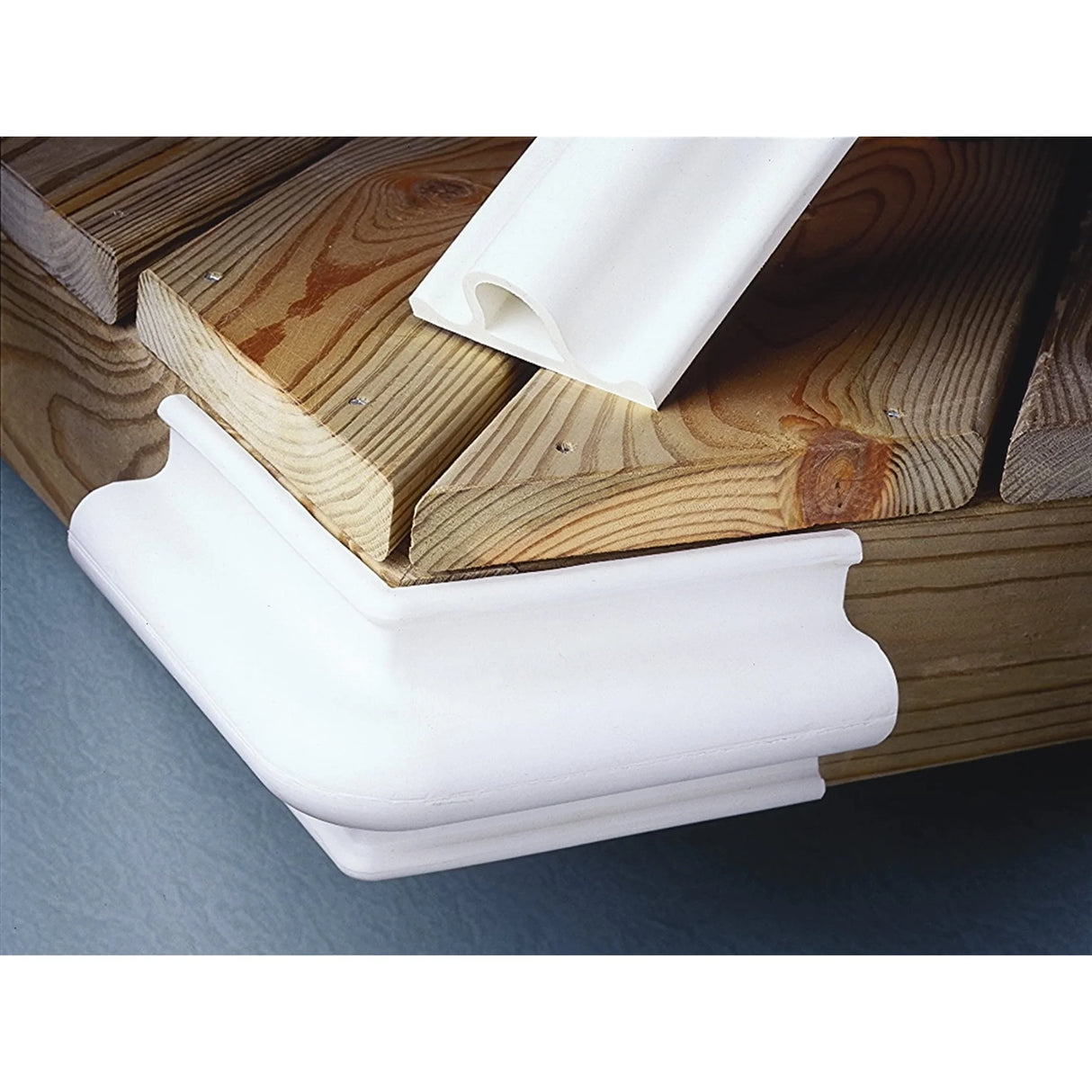 Taylor Made 3-1/2" Molded Corner